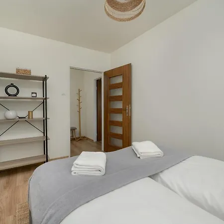Apartment Charming Trzebnicka By Renters