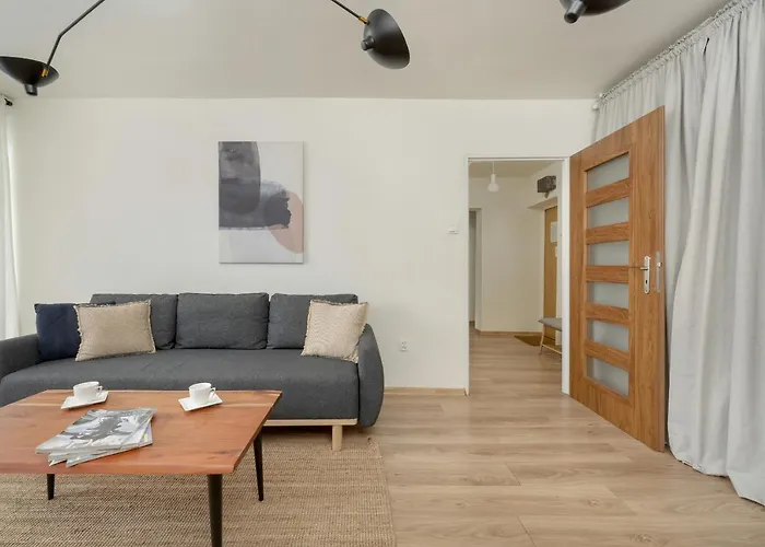 Charming Trzebnicka By Renters 브로츠와프