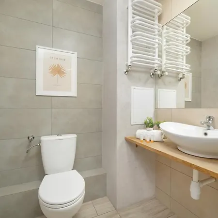 Charming Trzebnicka By Renters Διαμέρισμα *